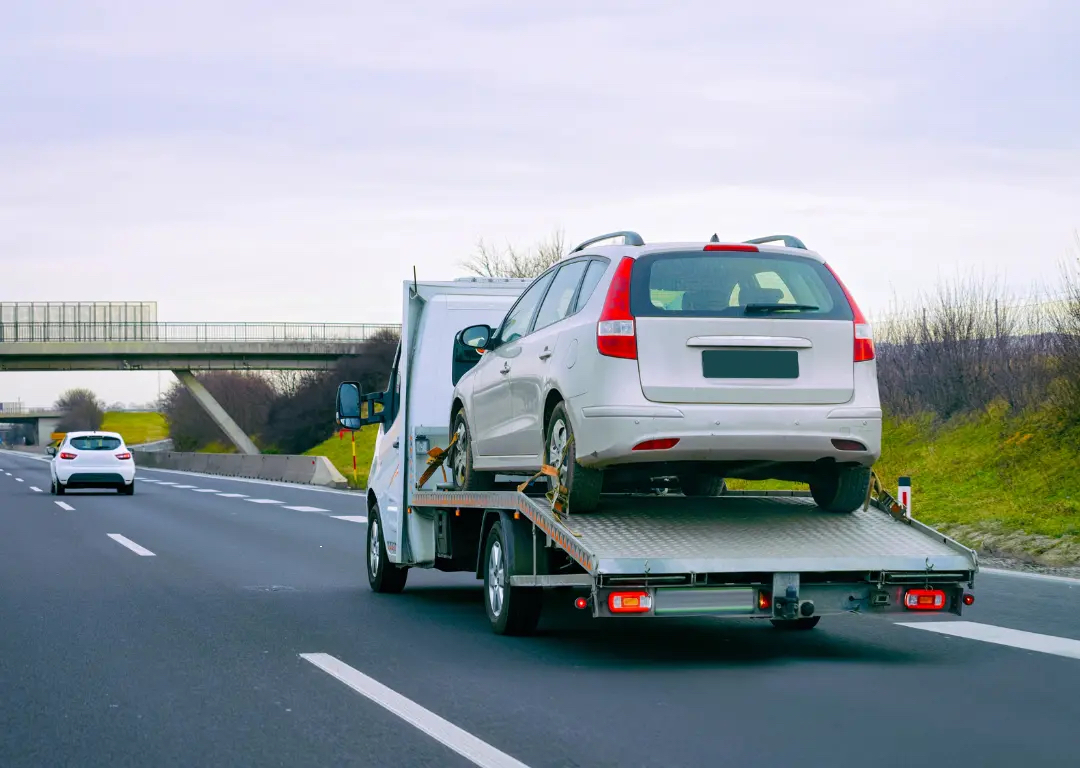 Advantages of Enclosed Vehicle Transport for Vehicles